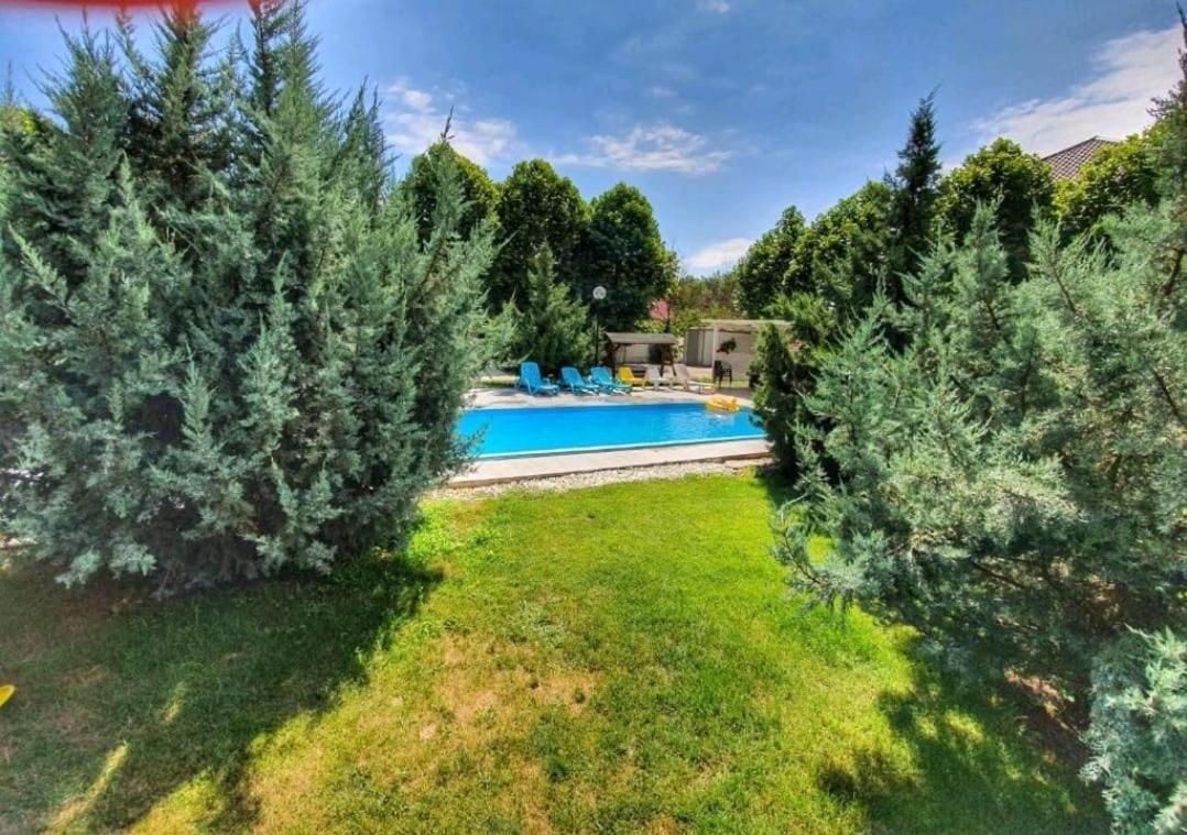 Tranzzit Airport Apartment II Otopeni Luaran gambar
