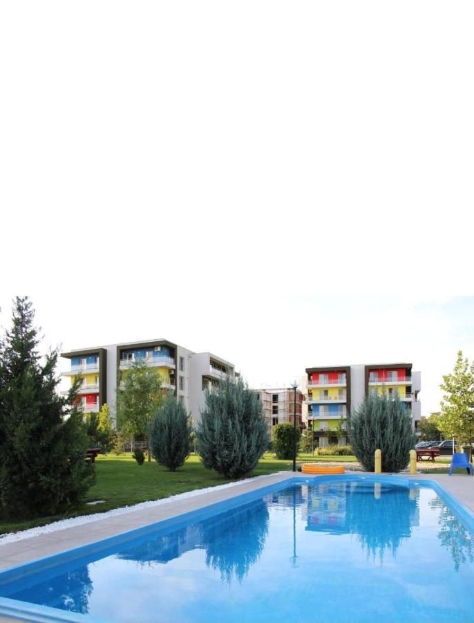 Tranzzit Airport Apartment II Otopeni Luaran gambar