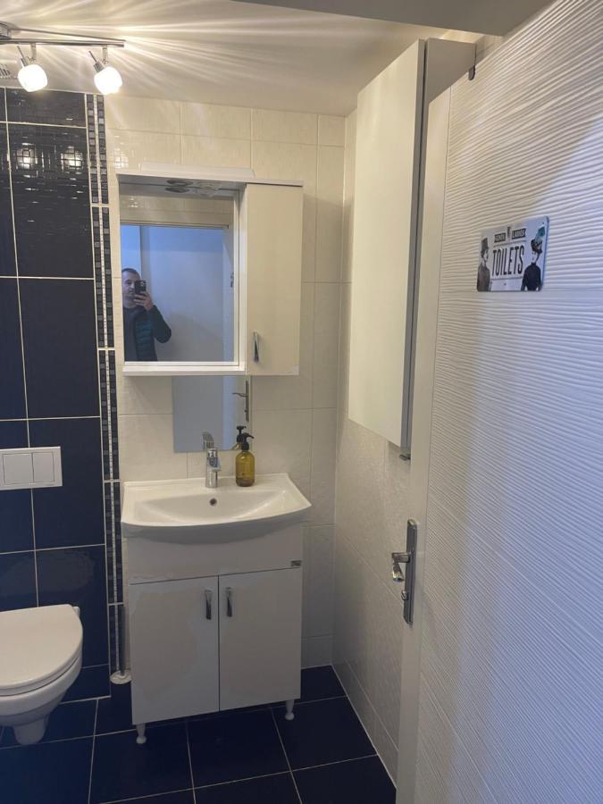Tranzzit Airport Apartment II Otopeni Luaran gambar
