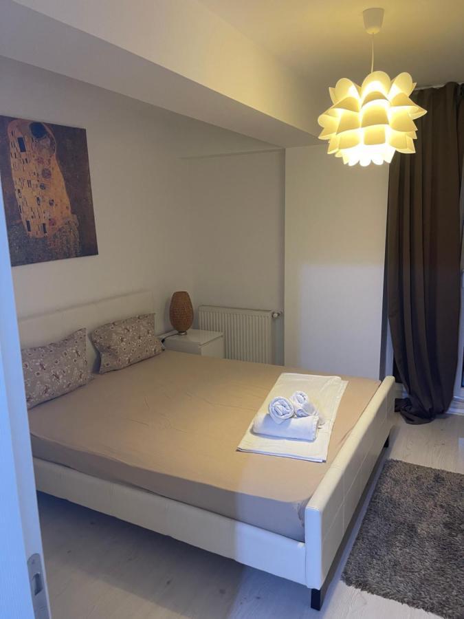 Tranzzit Airport Apartment II Otopeni Luaran gambar