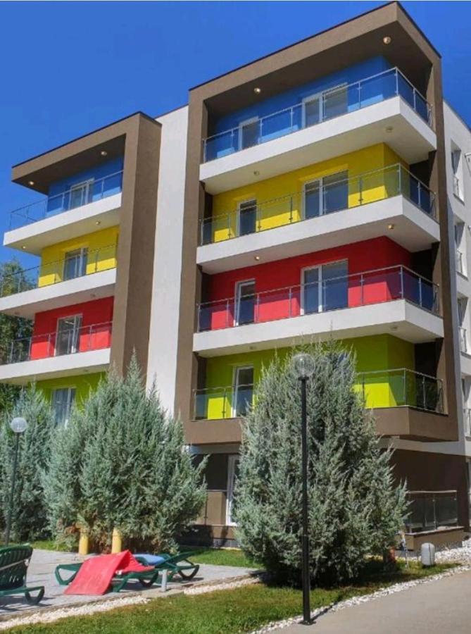 Tranzzit Airport Apartment II Otopeni Luaran gambar
