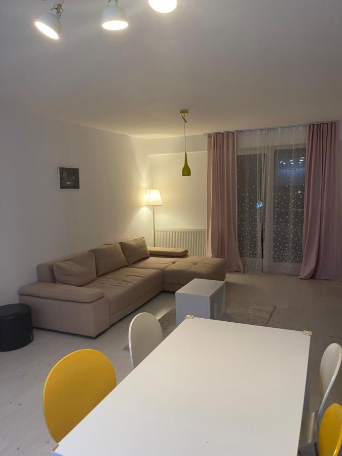 Tranzzit Airport Apartment II Otopeni Luaran gambar