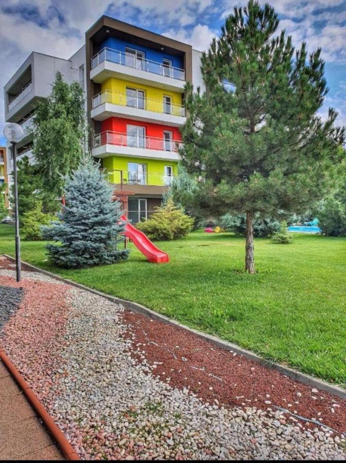 Tranzzit Airport Apartment II Otopeni Luaran gambar