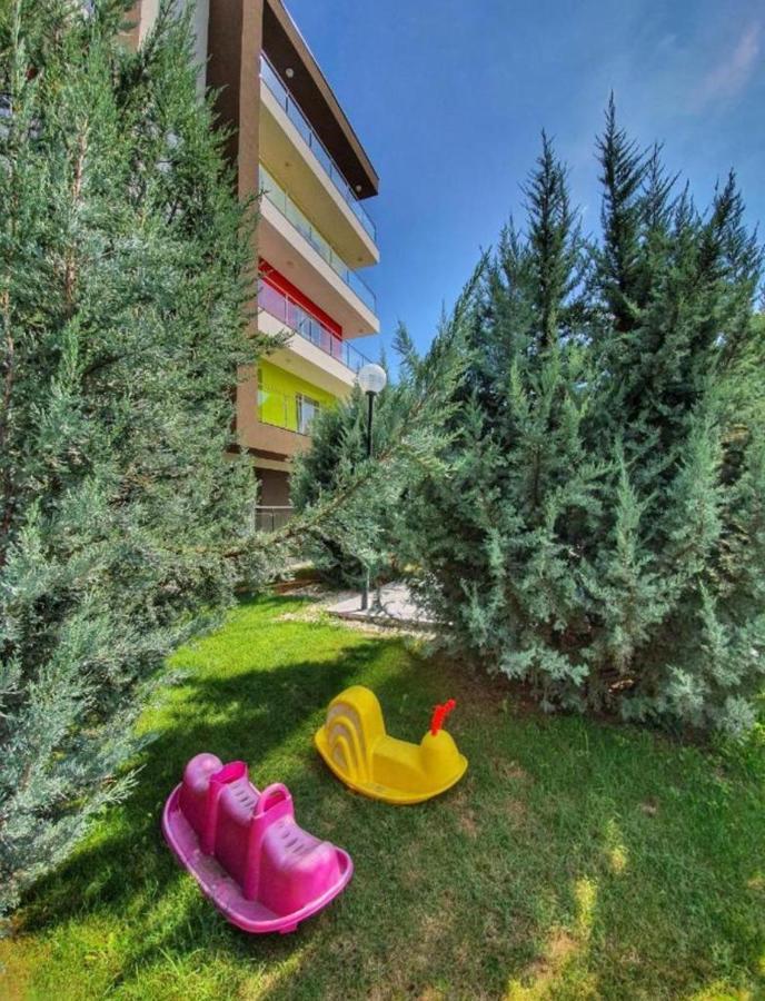 Tranzzit Airport Apartment II Otopeni Luaran gambar